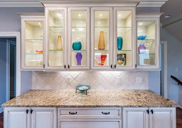 pros-cons-glass-front-kitchen-cabinets